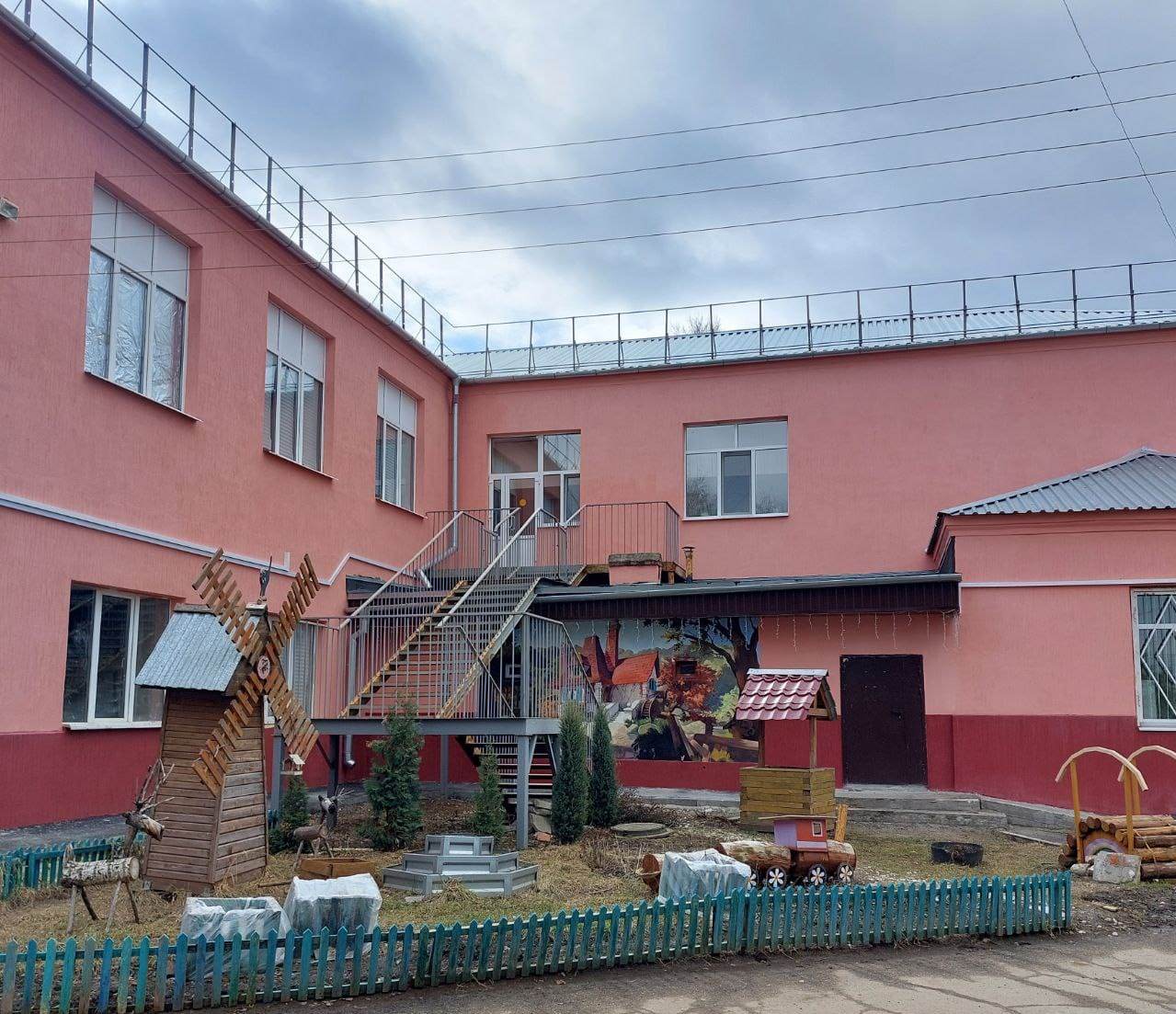 Главный вход.